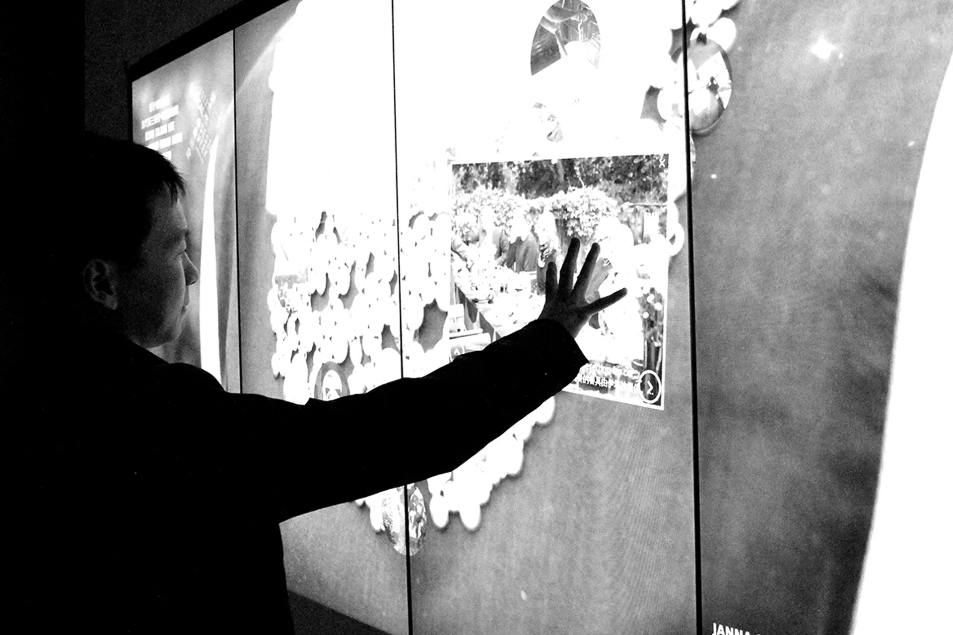 Interactive + Hand Recognition